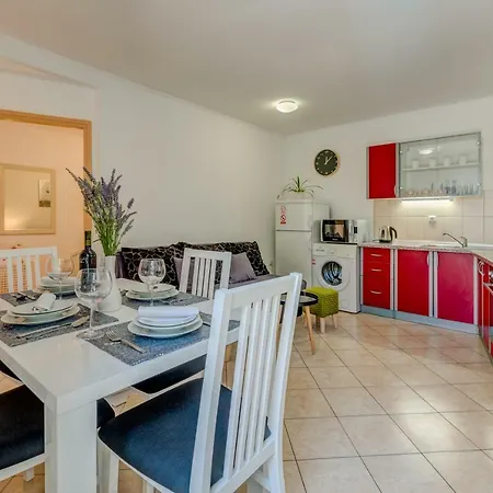 Abazur Apartment