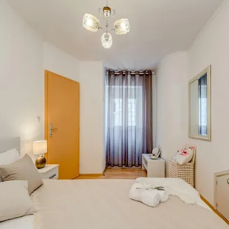 Apartment Abazur