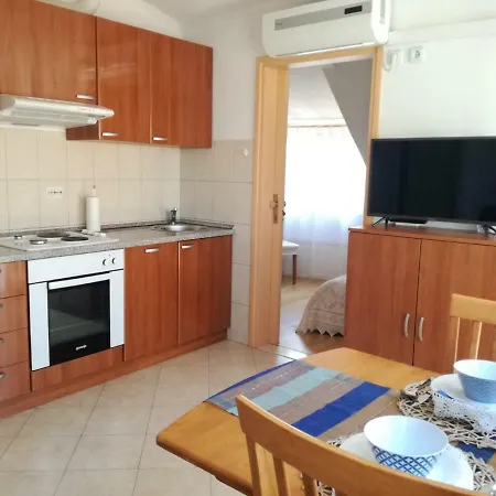 Apartment Abazur *