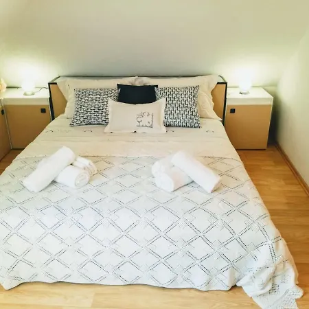 Apartment Abazur *